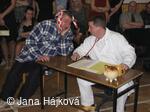 Obecní ples - ordinace uprostřed vesnice
